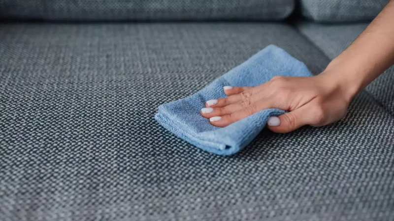 Профілактичний догляд за меблевою тканиною