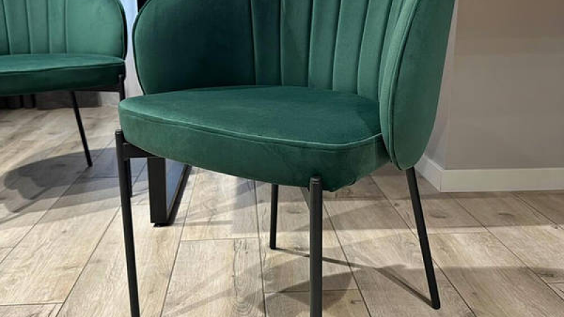 Рекомендації по догляду за меблевою оббивкою з велюру